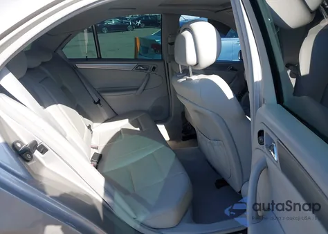 2006 Mercedes-Benz C 230 Sport z USA, uszkodzony, nr VIN WDBRF52H76A867404